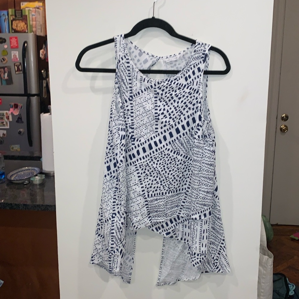 Pink Stitch white and navy open back drapey sleeveless top size 4